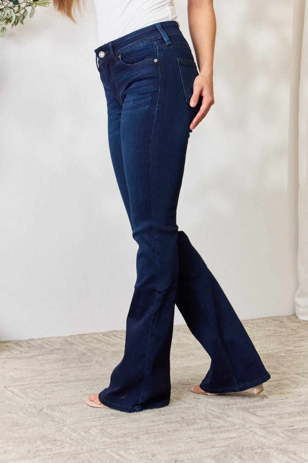 Riley Mid Rise Flare Jeans Kancan