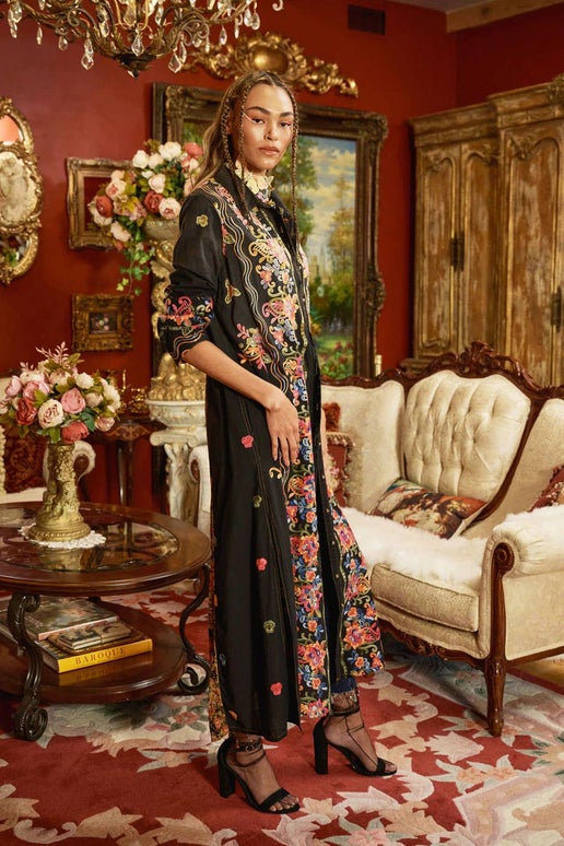 Meadow of Flowers Embroidered - Aratta