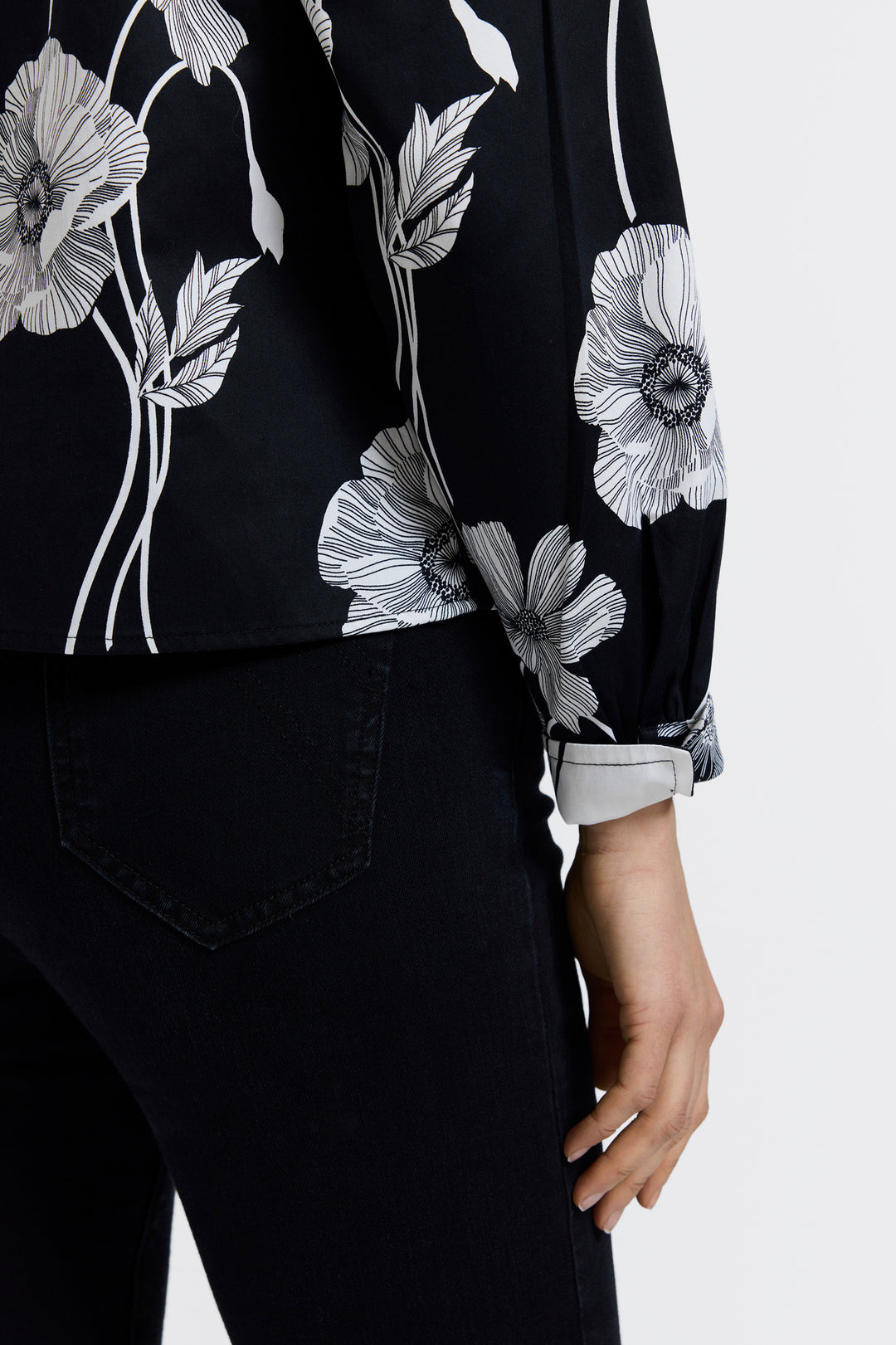 Marina Poppy Long Sleeve Short Shirt Black w/White Poppies - Foxcroft