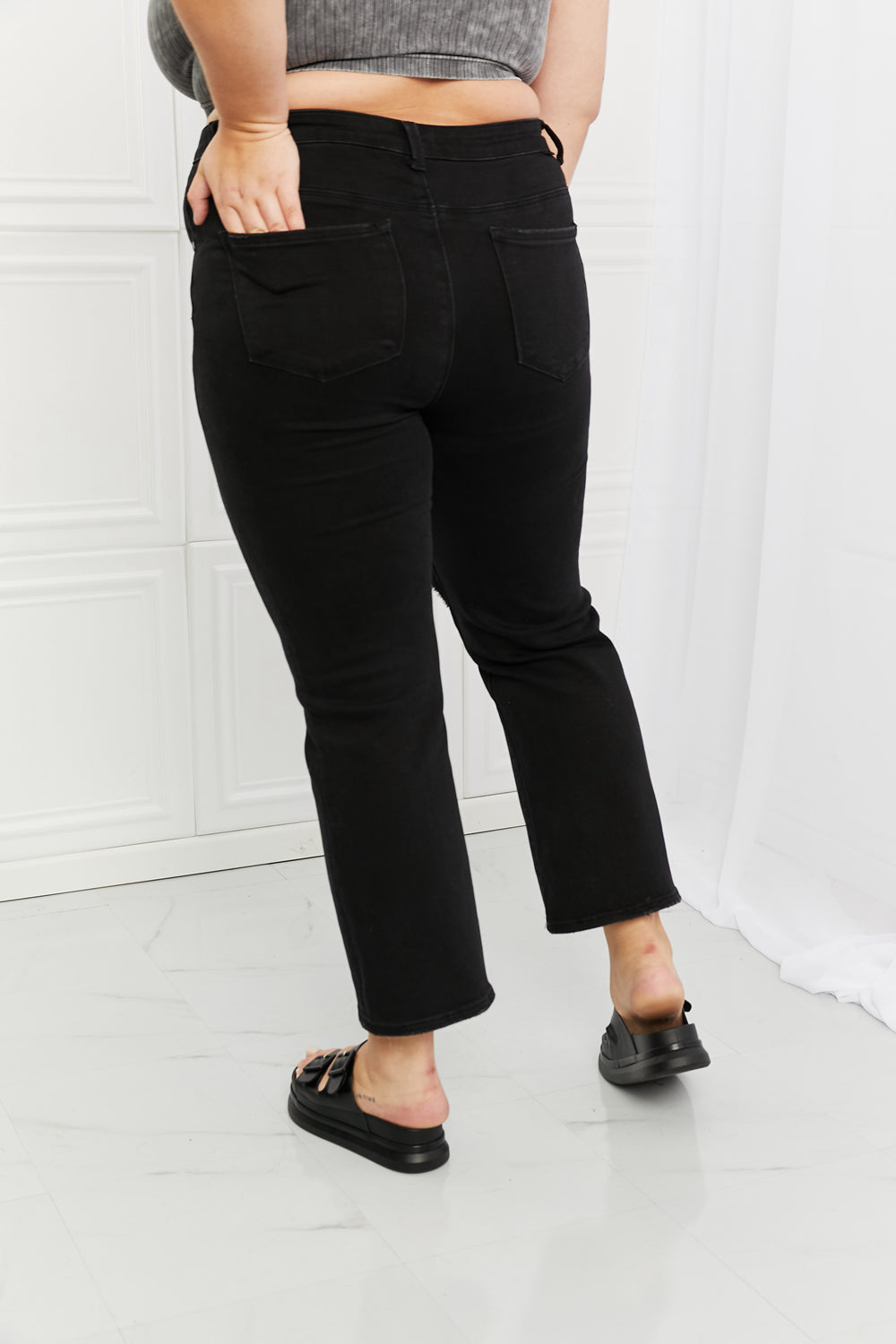 Yasmin Relaxed Distressed Jeans - Risen
